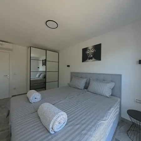 Premium Sun With Private Pool Apartmán