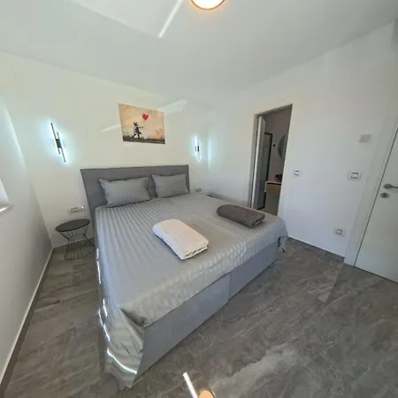 Premium Sun With Private Pool Apartmán Krk Town