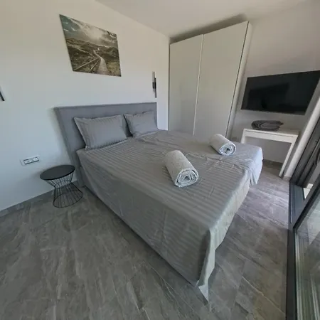 Premium Sun With Private Pool Apartmán *