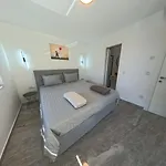 Premium Sun With Private Pool Apartamento Krk Town